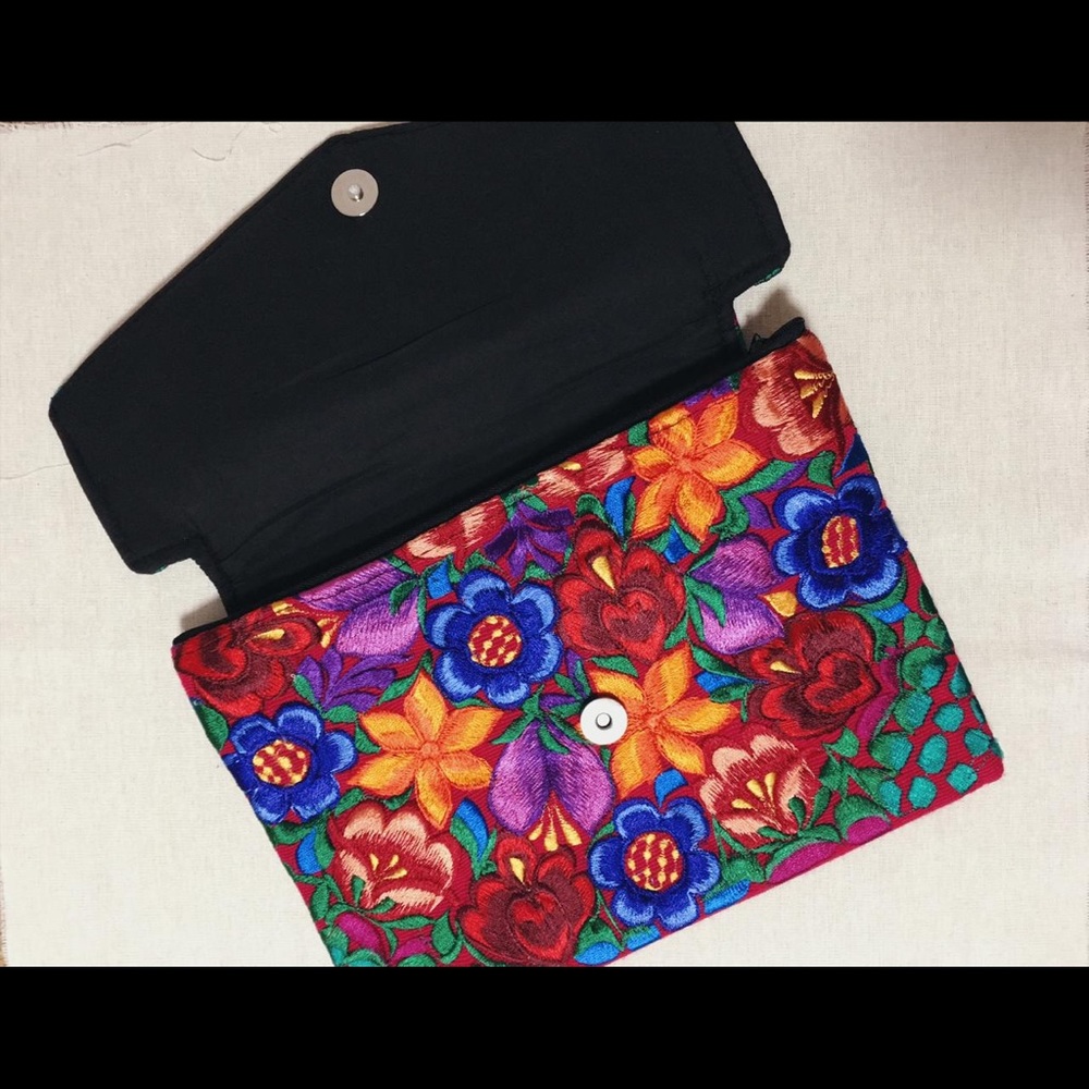 purses - Picture 6 of 8